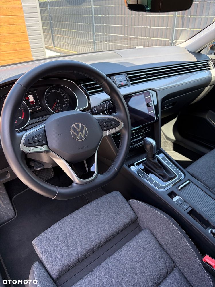 Volkswagen Passat - 10