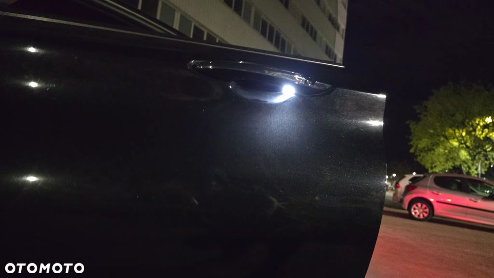 Infiniti Q60 - 10