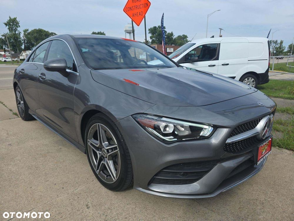 Mercedes-Benz CLA 250 4Matic 7G-DCT AMG Line - 2
