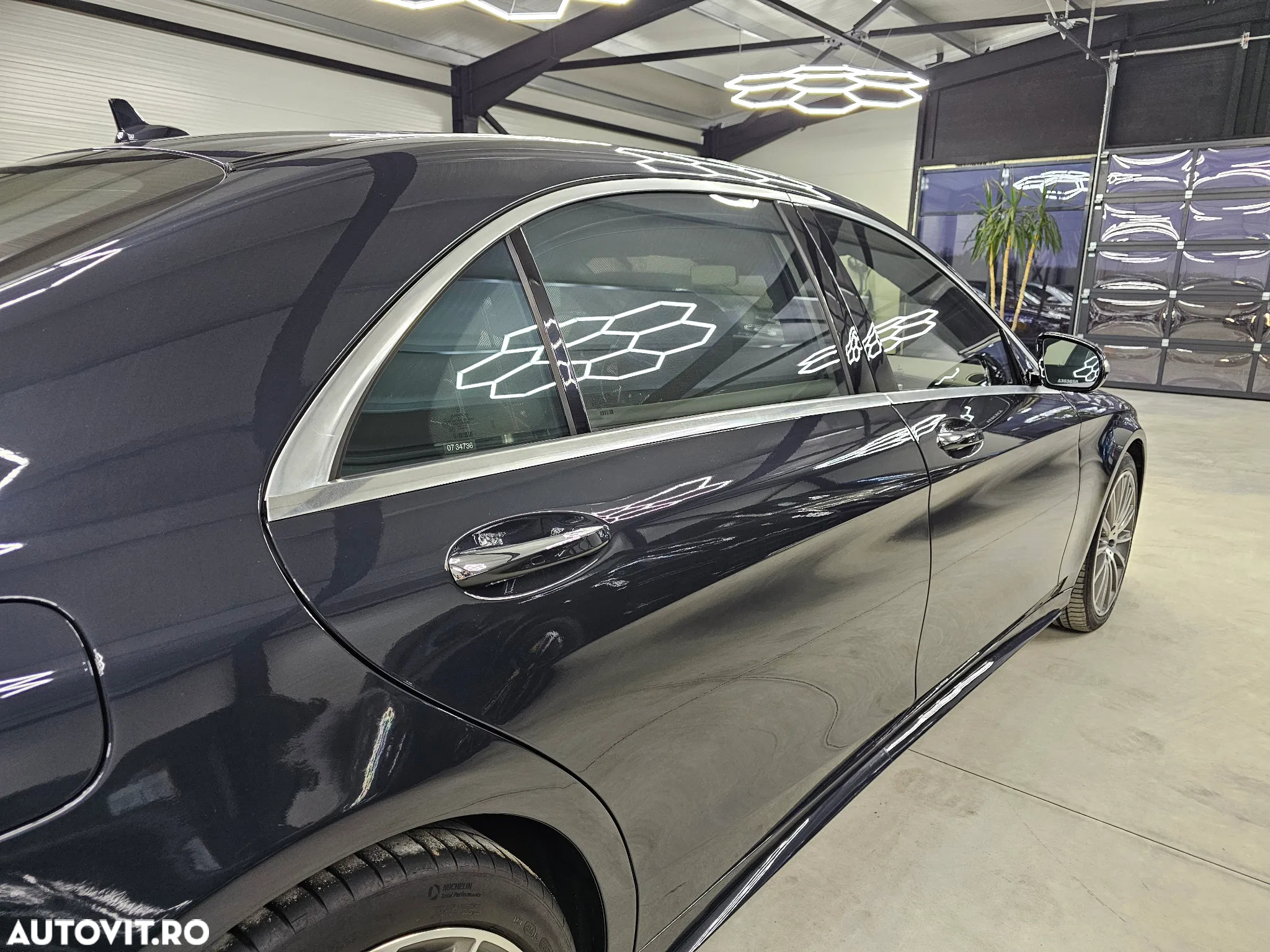 Mercedes-Benz S 560 L 4Matic 9G-TRONIC - 36
