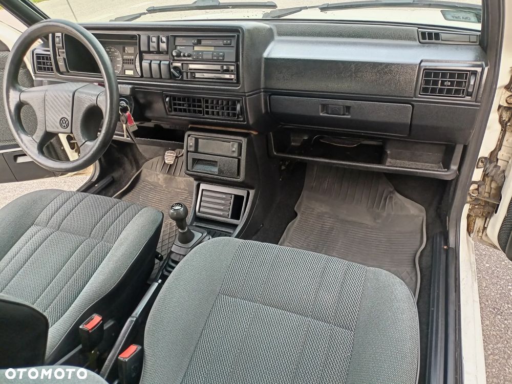 Volkswagen Golf 1.6 CL - 18