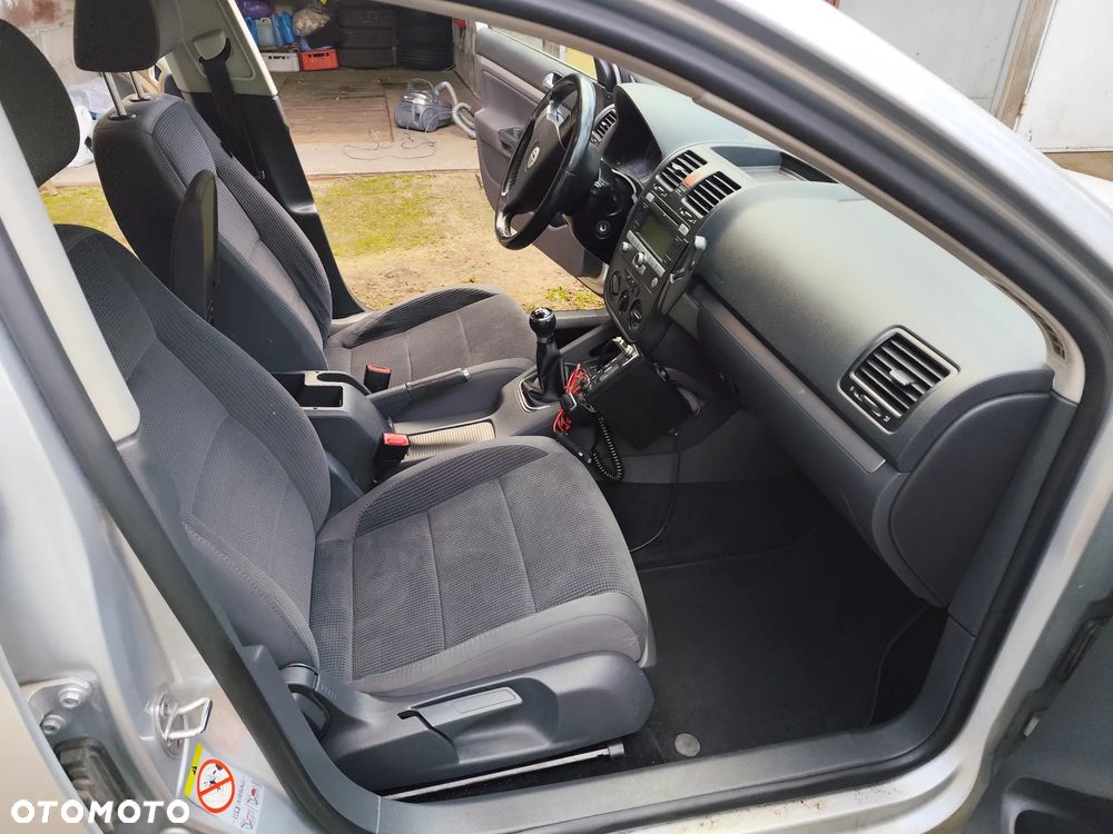 Volkswagen Golf 2.0 TDI Comfortline - 15