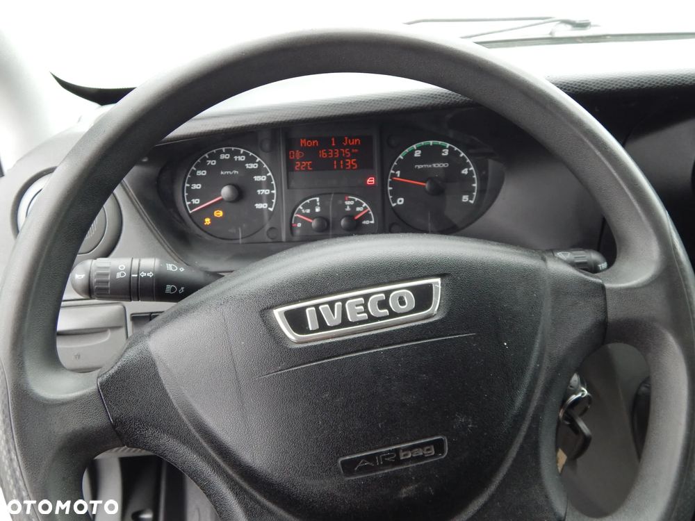 Iveco DAILY 35S15 2,3HPI L2H2 LIFT - 14