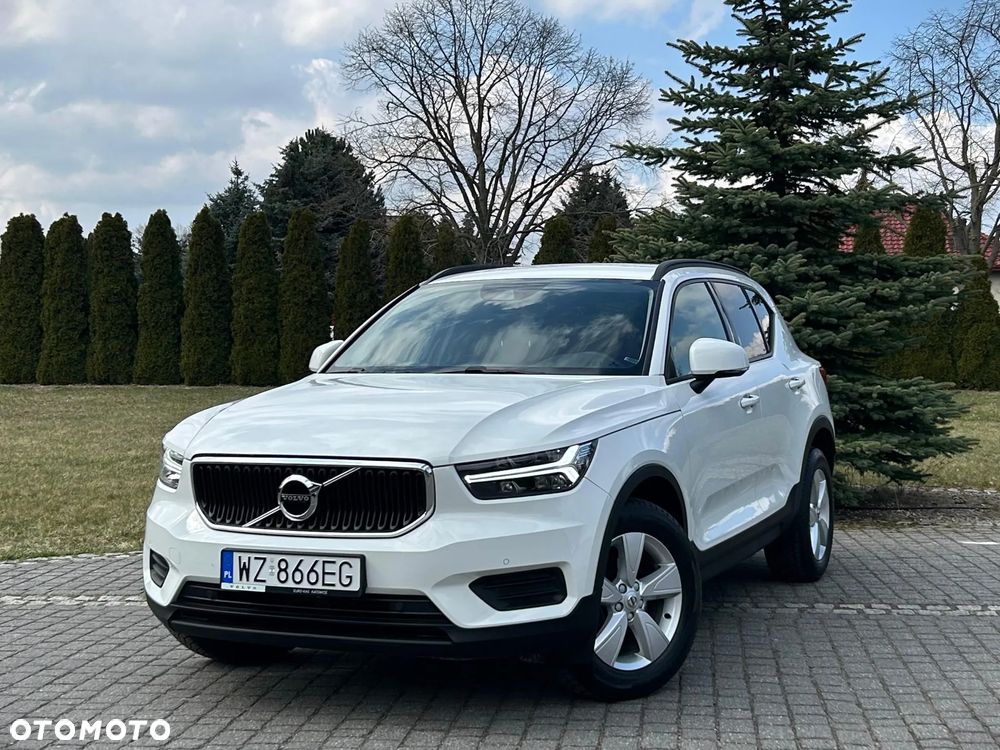 Volvo XC 40 T3 Momentum Pro - 1