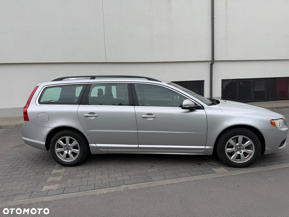 Volvo V70 2.0T Momentum - 8