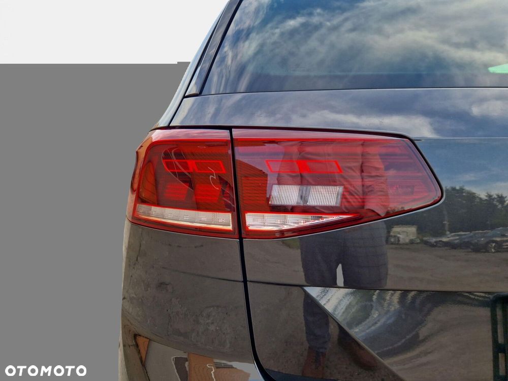 Volkswagen Passat Variant - 11