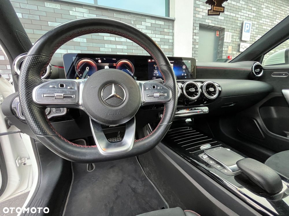 Mercedes-Benz Klasa A 180 AMG Line 7G-DCT - 17