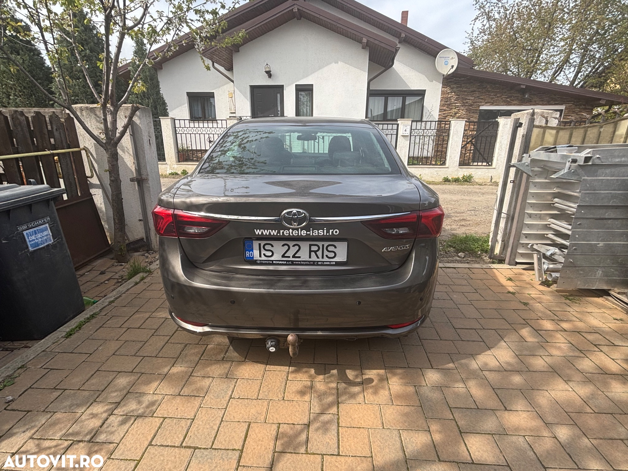 Toyota Avensis 2.0 D-4D Executive - 5