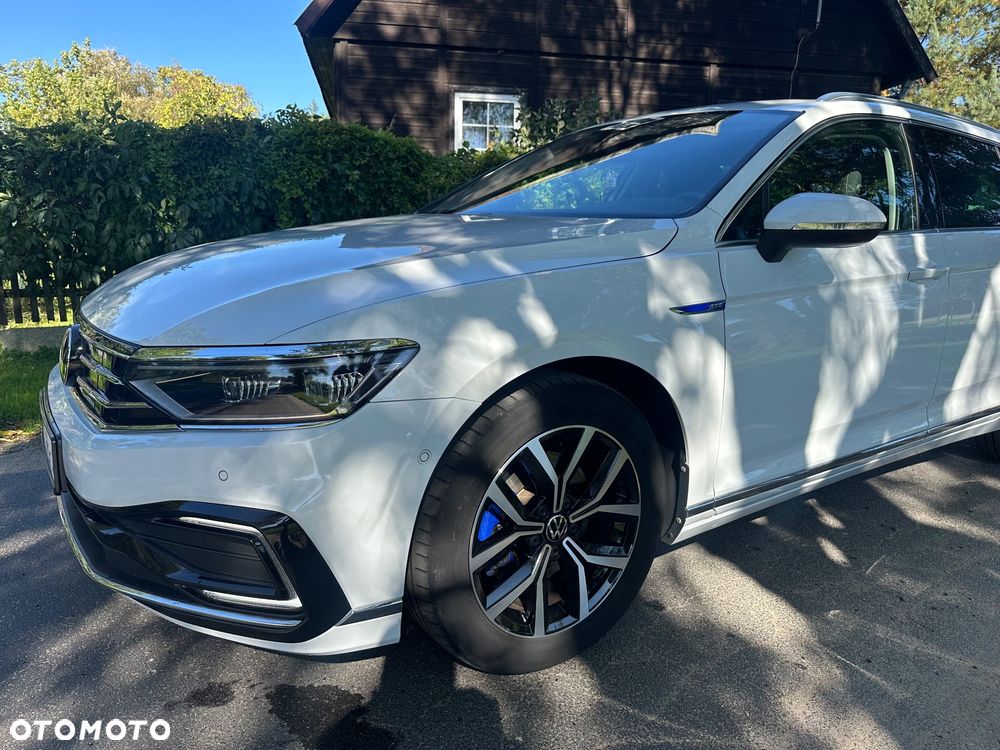 Volkswagen Passat - 16