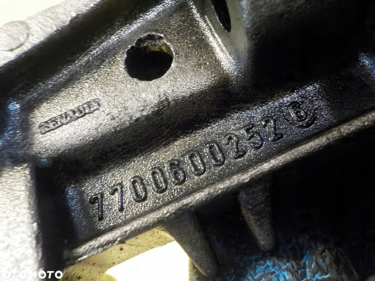 VIVARO TRAFIC PRIMASTAR 1.9 DCI 05r 100KM F9Q760 pompa oleju 77006002526 - 3