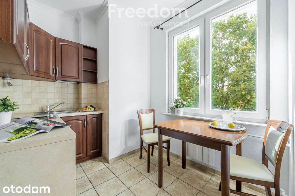 Kawalerka 23,80 m2 z oddzielną kuchnią.