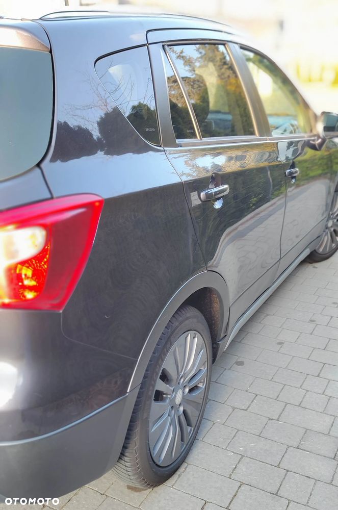Suzuki SX4 1.6 Comfort Plus - 31