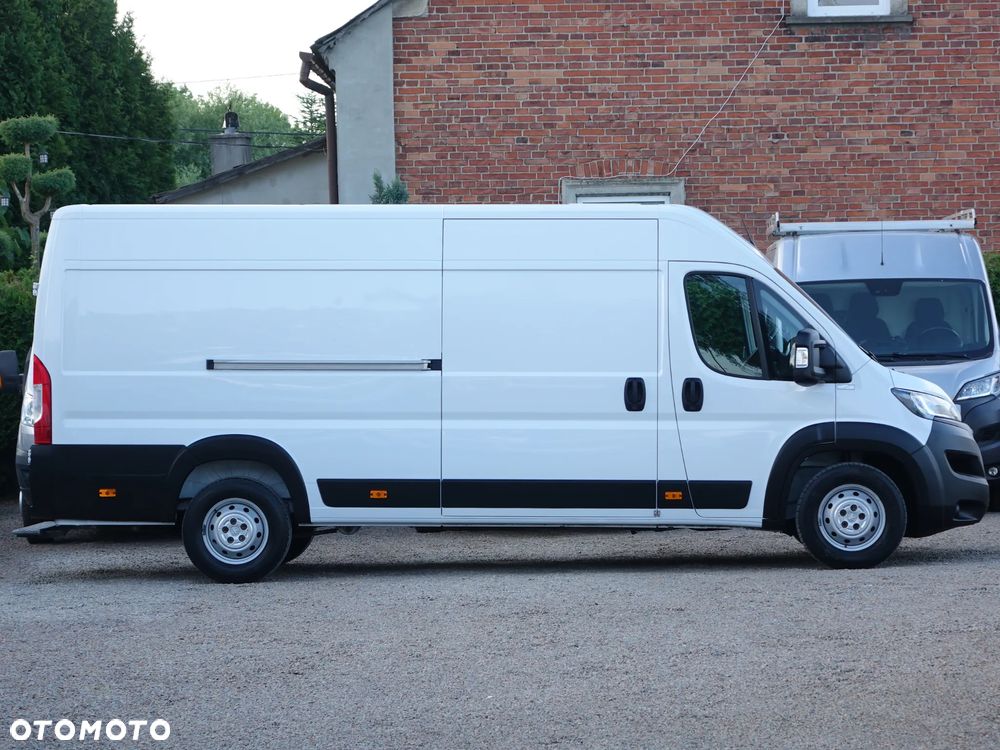 Peugeot Boxer L4H2 rok 2023 najdłuższy furgon 3-osobowy - 5