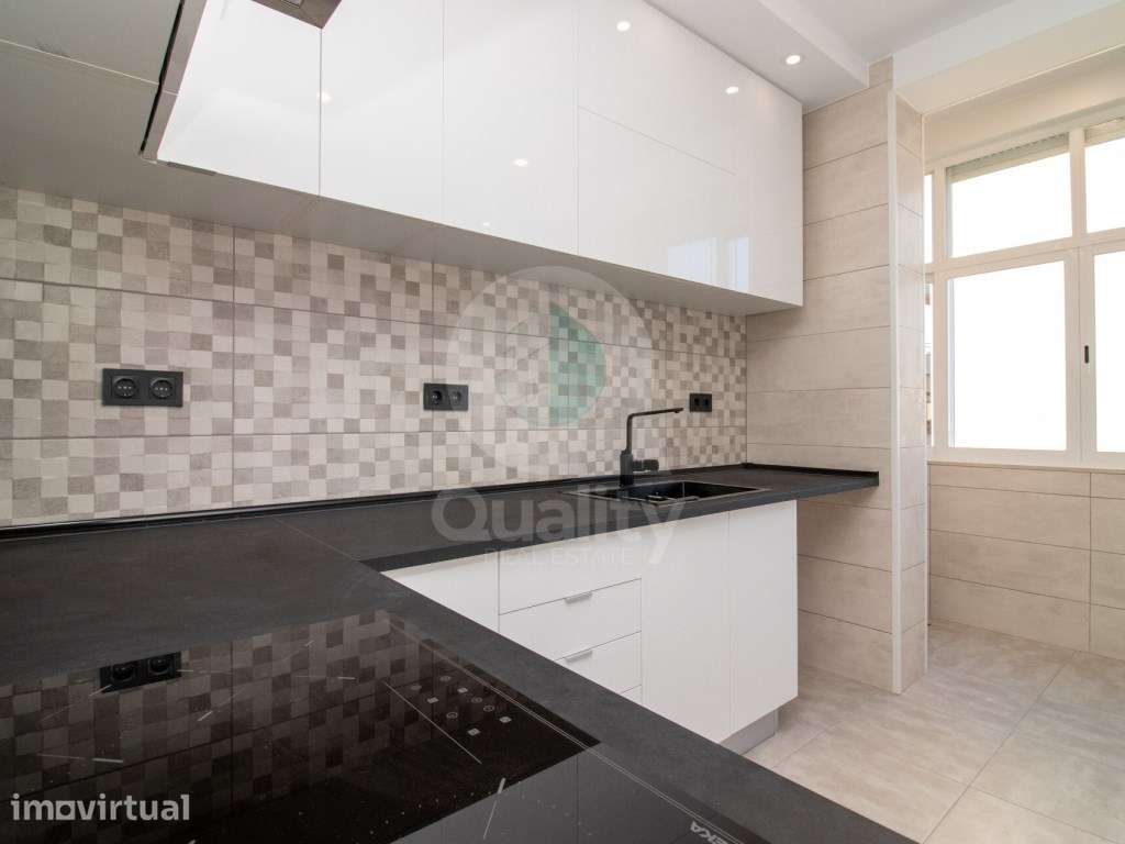 Excelente T2 remodelado na Verderena, Barreiro - Grande imagem: 5/17