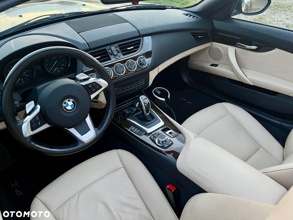 BMW Z4 sDrive35i - 12