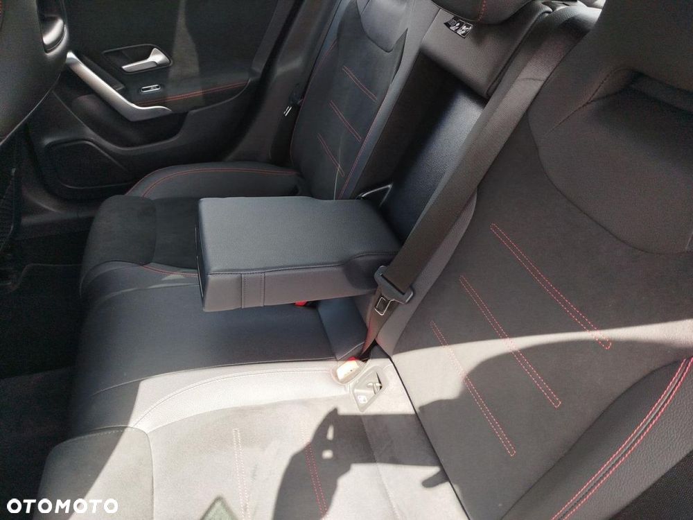 Mercedes-Benz CLA - 20