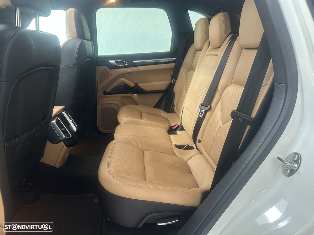 Porsche Cayenne Tiptronic S - 36