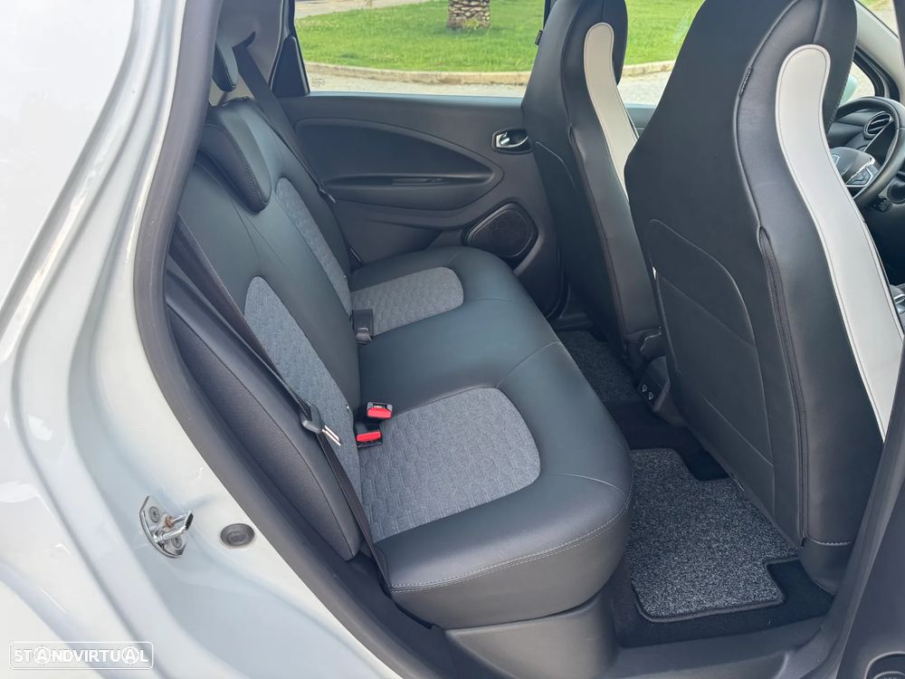Renault Zoe (c/ Bateria) EV50 135hp Iconic - 17