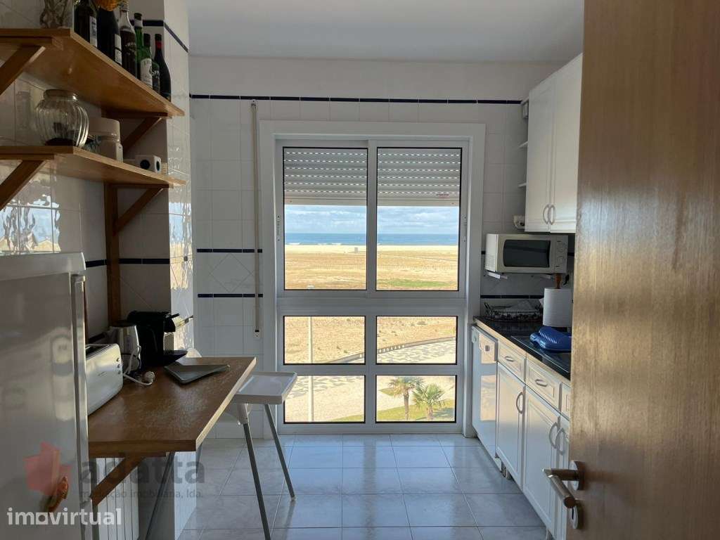 Apartamento T2 mobilado na Marginal da Figueira da Foz [com garagem] - Grande imagem: 4/30