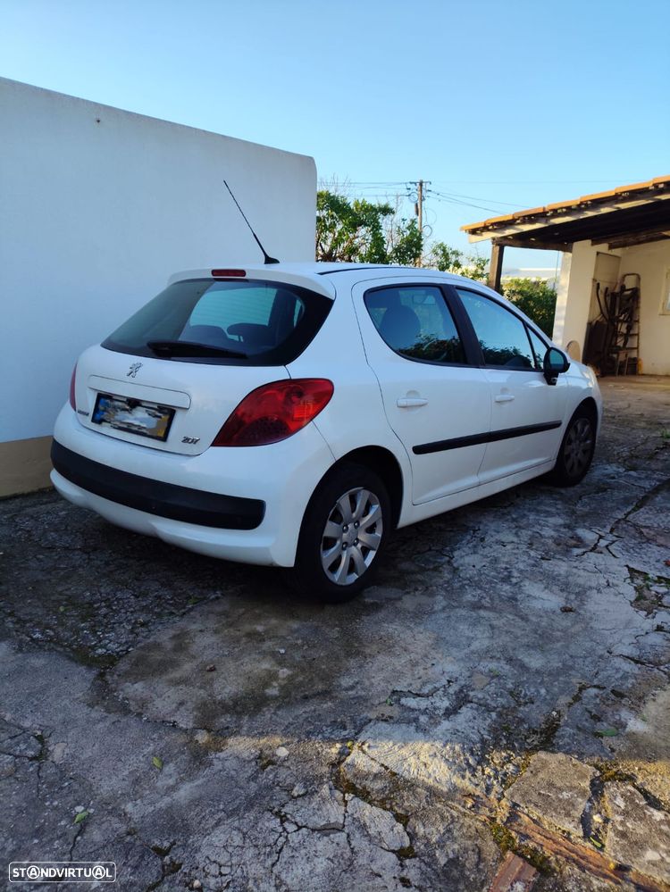 Peugeot 207 1.4 HDi Urban - 2