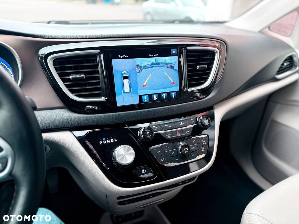Chrysler Pacifica - 19