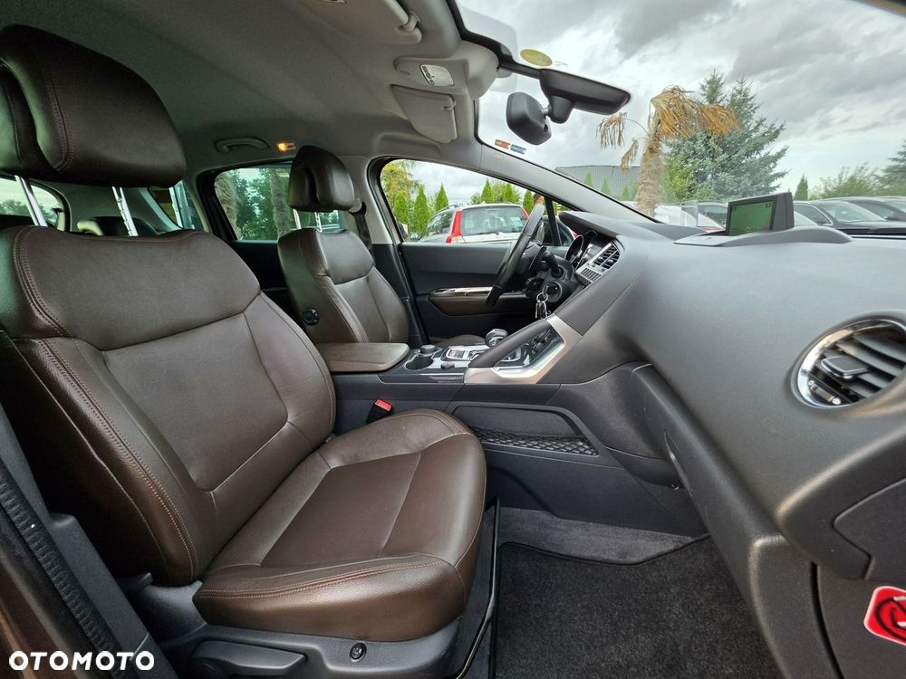Peugeot 3008 Hybrid4 - 32