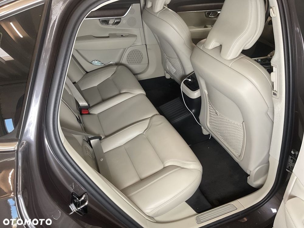 Volvo S90 T8 AWD Plug-In Hybrid Plus Bright - 20