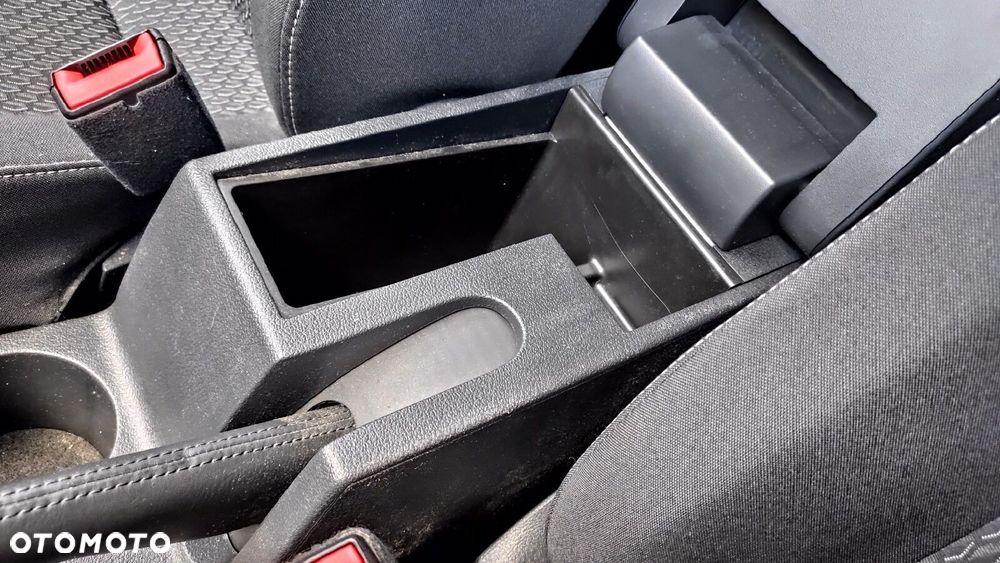 Volkswagen Caddy - 31