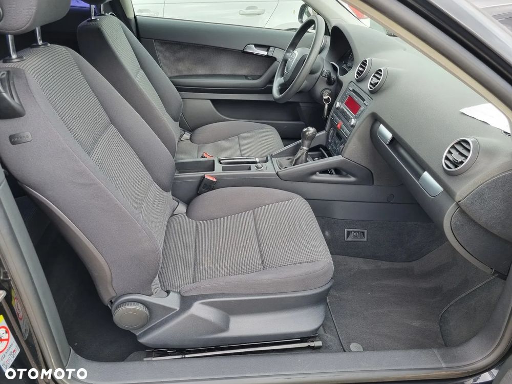 Audi A3 1.6 Attraction - 13