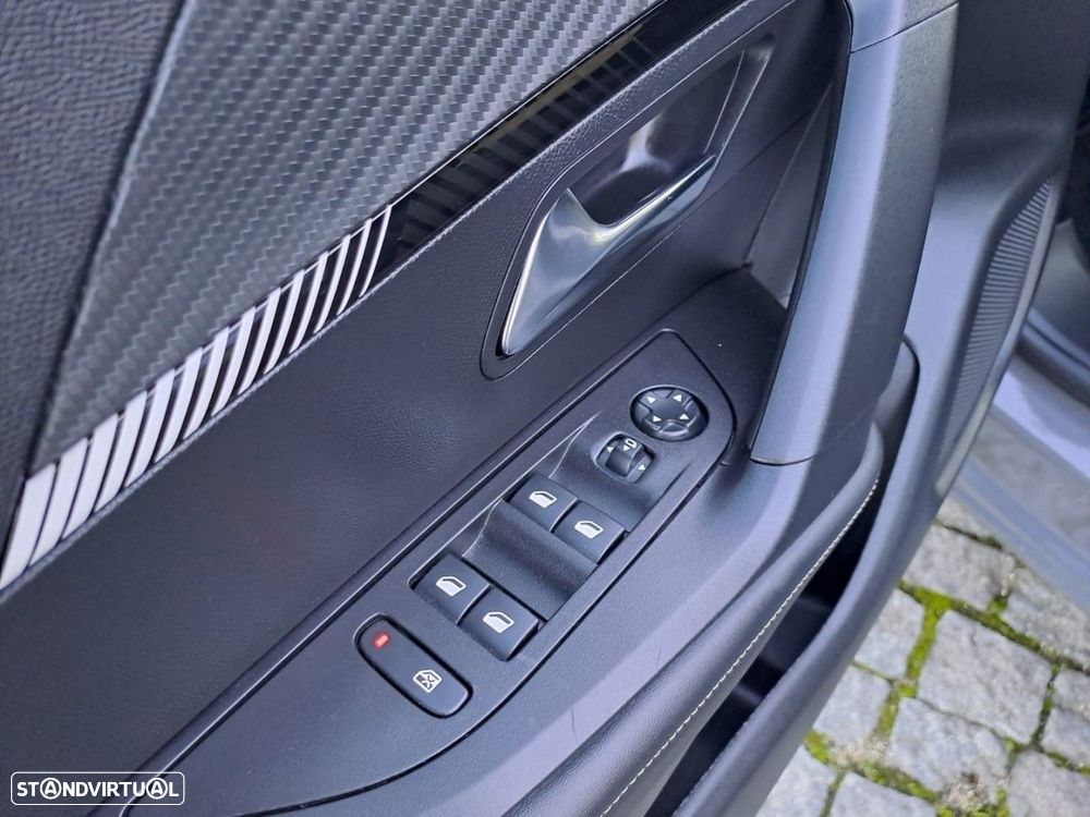 Peugeot 2008 PureTech 100 Stop&Start Allure - 17