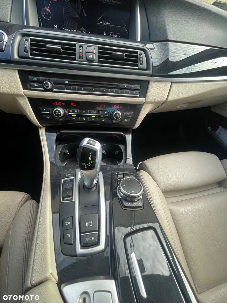 BMW Seria 5 525d xDrive - 16