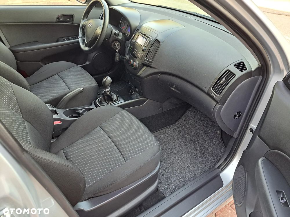 Hyundai i30 1.6 CRDi Blue Classic - 18
