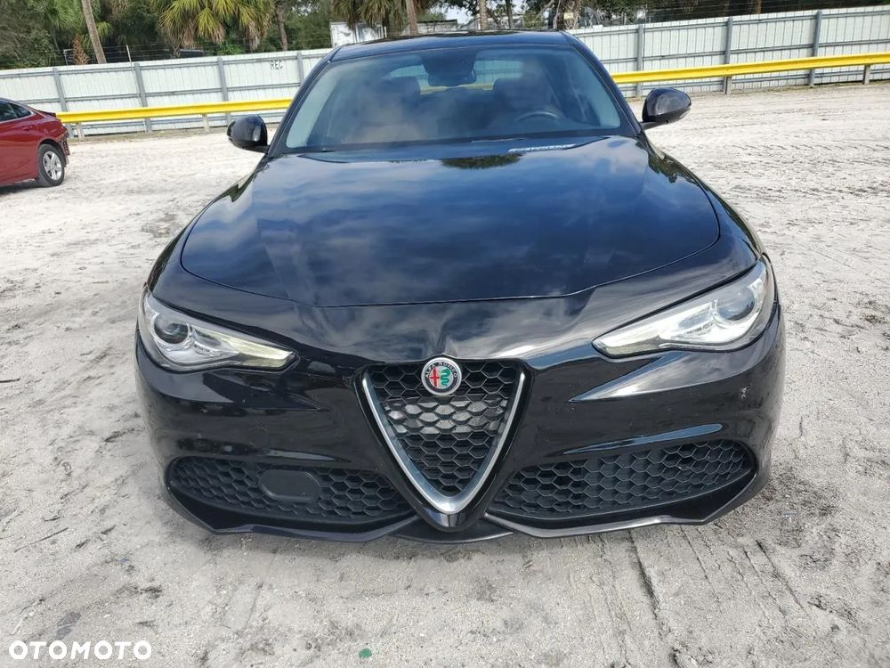 Alfa Romeo Giulia 2.0 Turbo 16V AT8-Q4 Ti - 5