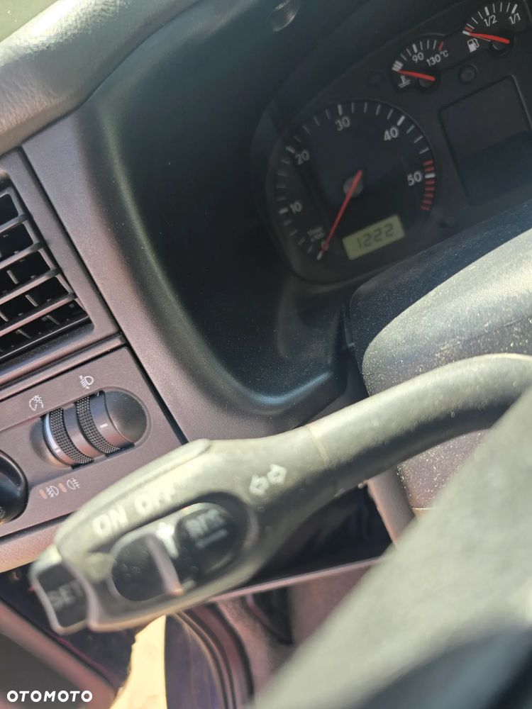 Volkswagen Multivan - 22