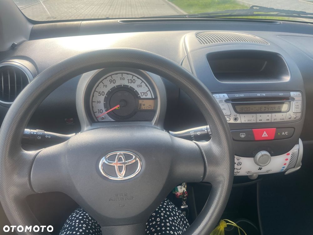 Toyota Aygo - 8