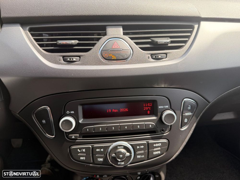 Opel Corsa 1.2 120 Anos - 21