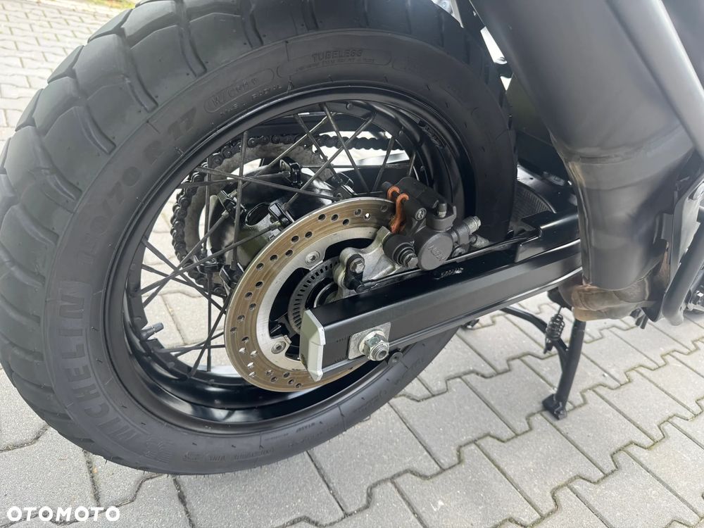 Suzuki V-STROM - 25