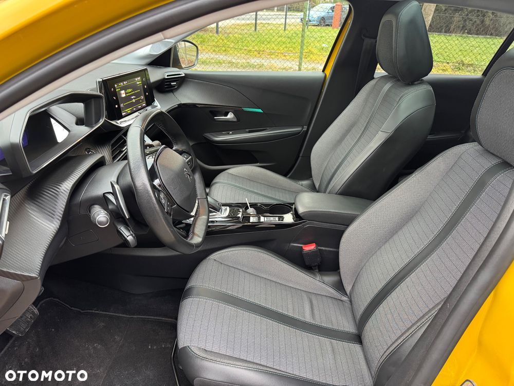 Peugeot 208 PureTech 100 EAT8 Allure - 27