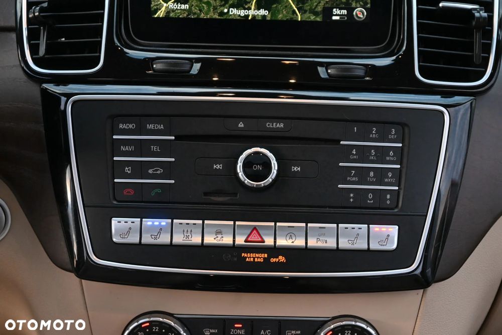 Mercedes-Benz GLS - 29