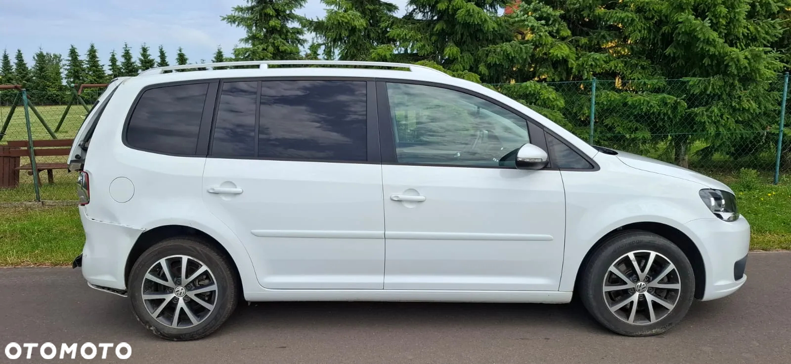 Volkswagen Touran 2.0 TDI DPF Comfortline DSG - 4