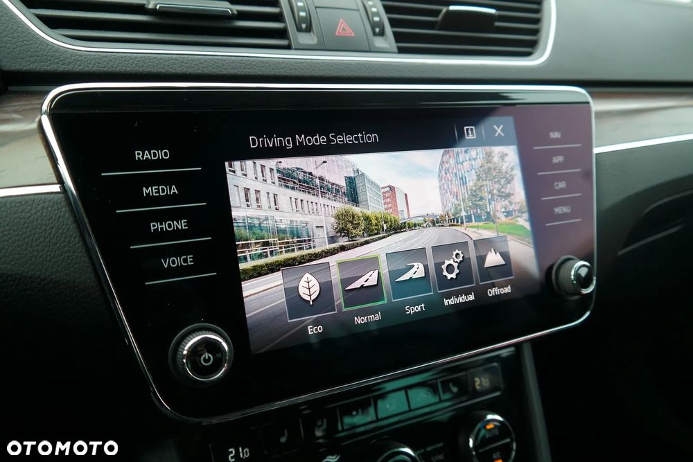 Skoda Superb 2.0 TDI SCR 4x4 Scout DSG - 29