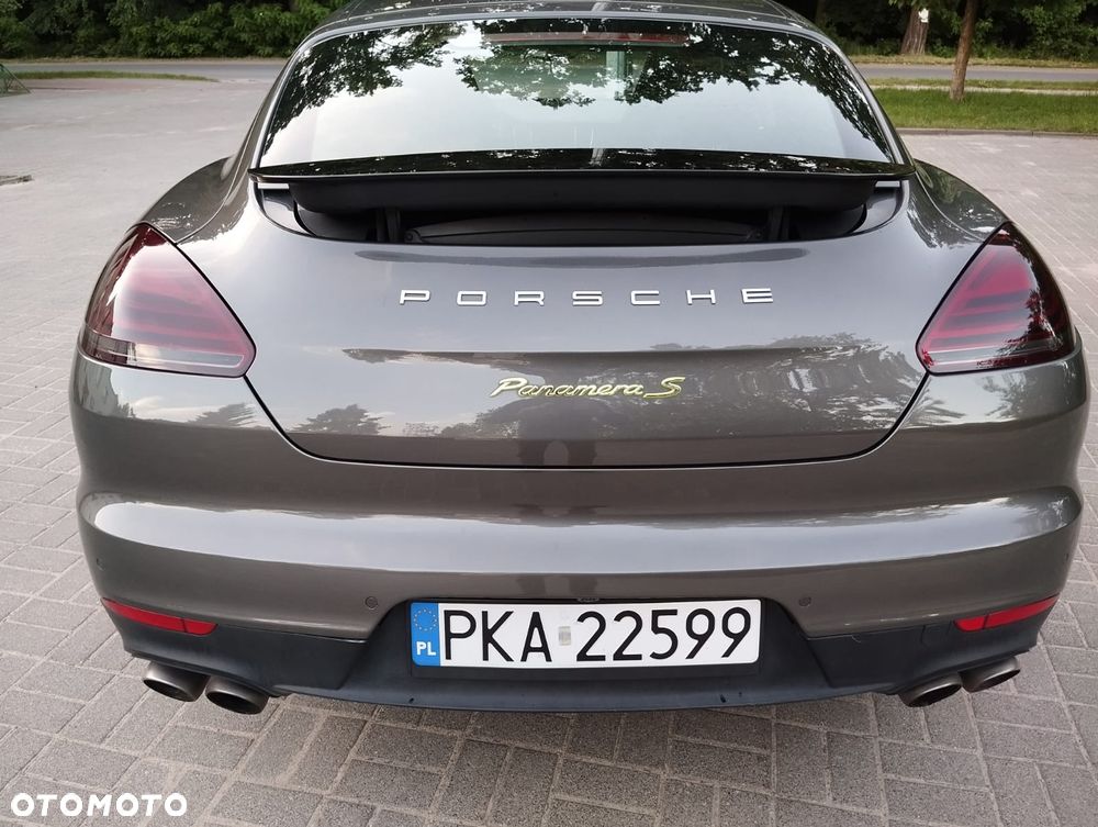 Porsche Panamera - 8