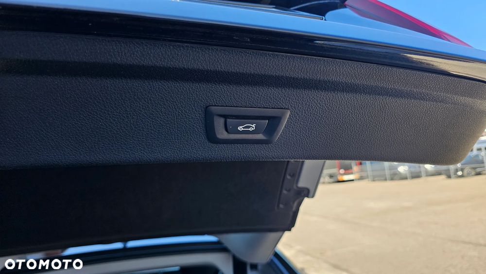 BMW 3GT 320i GPF Business Edition - 10