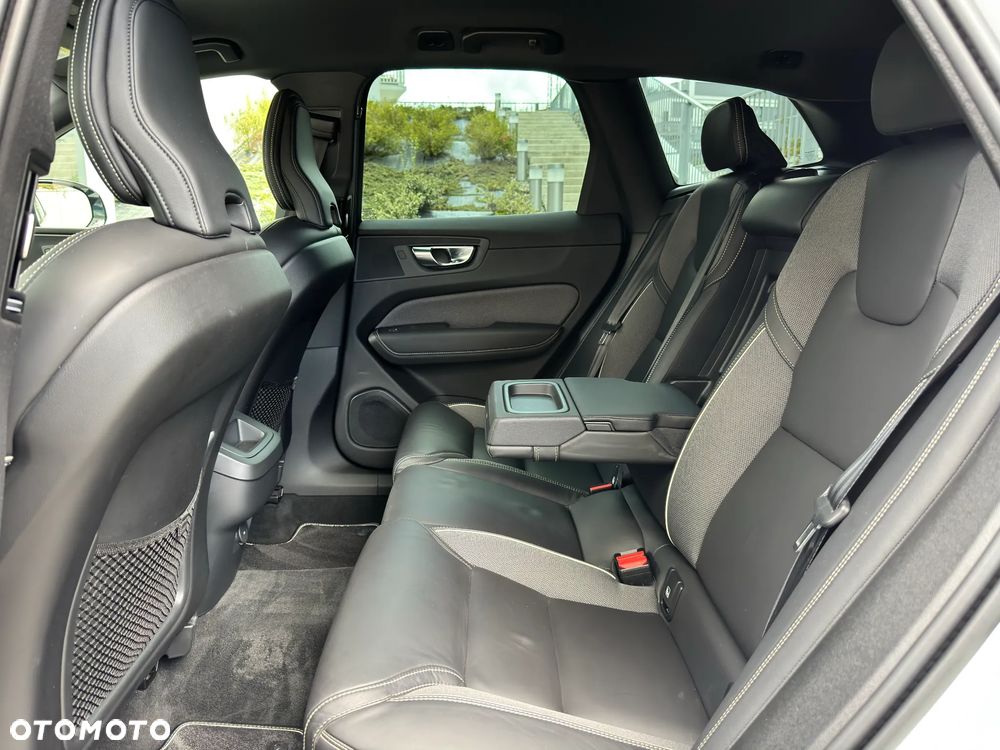 Volvo XC 60 B4 D AWD R-Design - 15