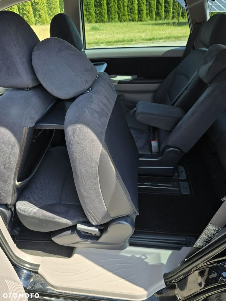 Mitsubishi Grandis - 19