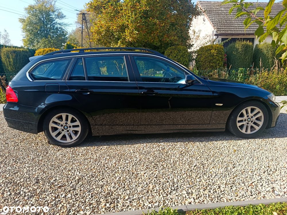 BMW Seria 3 2005 photo 4