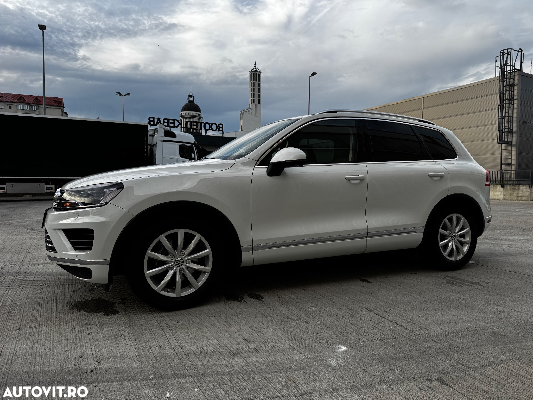 Volkswagen Touareg 3.0 V6 TDI BMT - 16