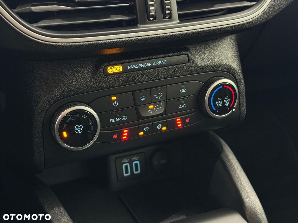 Ford Focus - 24