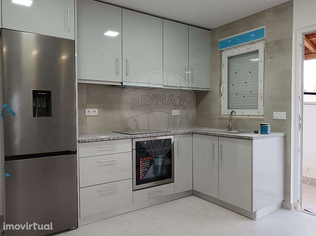 Moradia T2 para venda - Grande imagem: 2/13