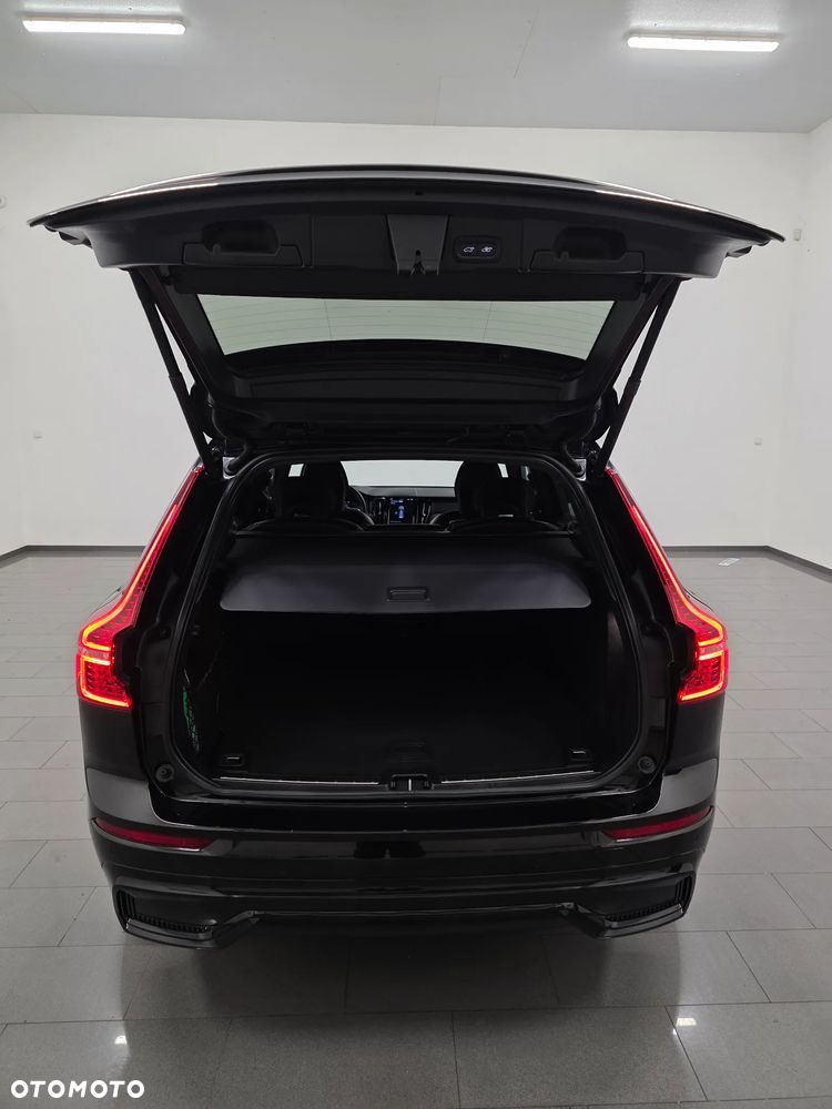 Volvo XC 60 B4 D AWD Plus Dark - 38